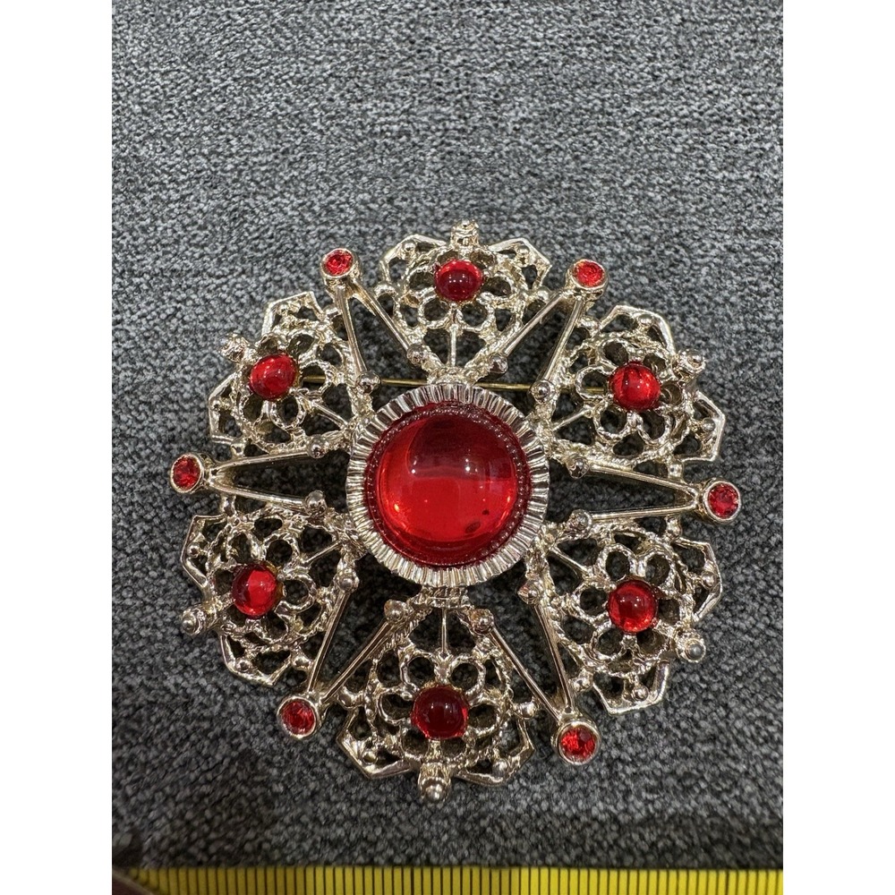 Sarah Coventry Serenade Filigree Star Red Cabochon Rhinestones Pin Brooch